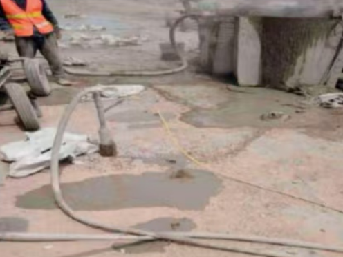 常德水泥混凝土路面板底注浆技术 路面脱空注浆整治方案